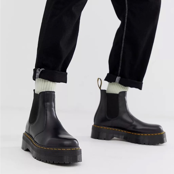 SOLD Dr Martens • 2976 Chelsea Boot Quad platform black smooth leather chunky - Picture 11 of 14